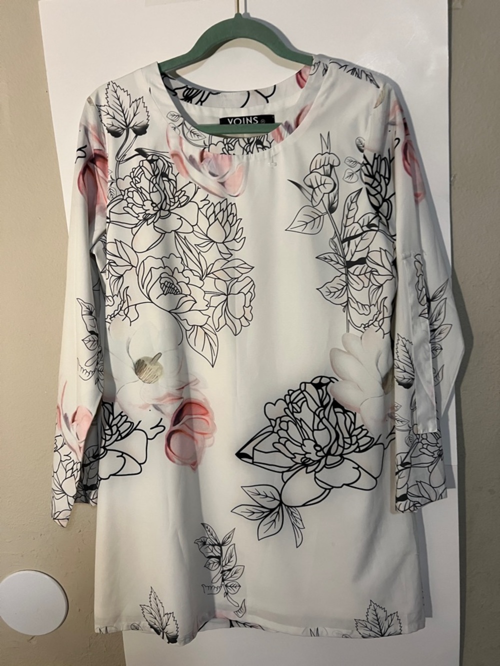 YOINS White Long-Sleeve Floral Shift Top with Pink Accents